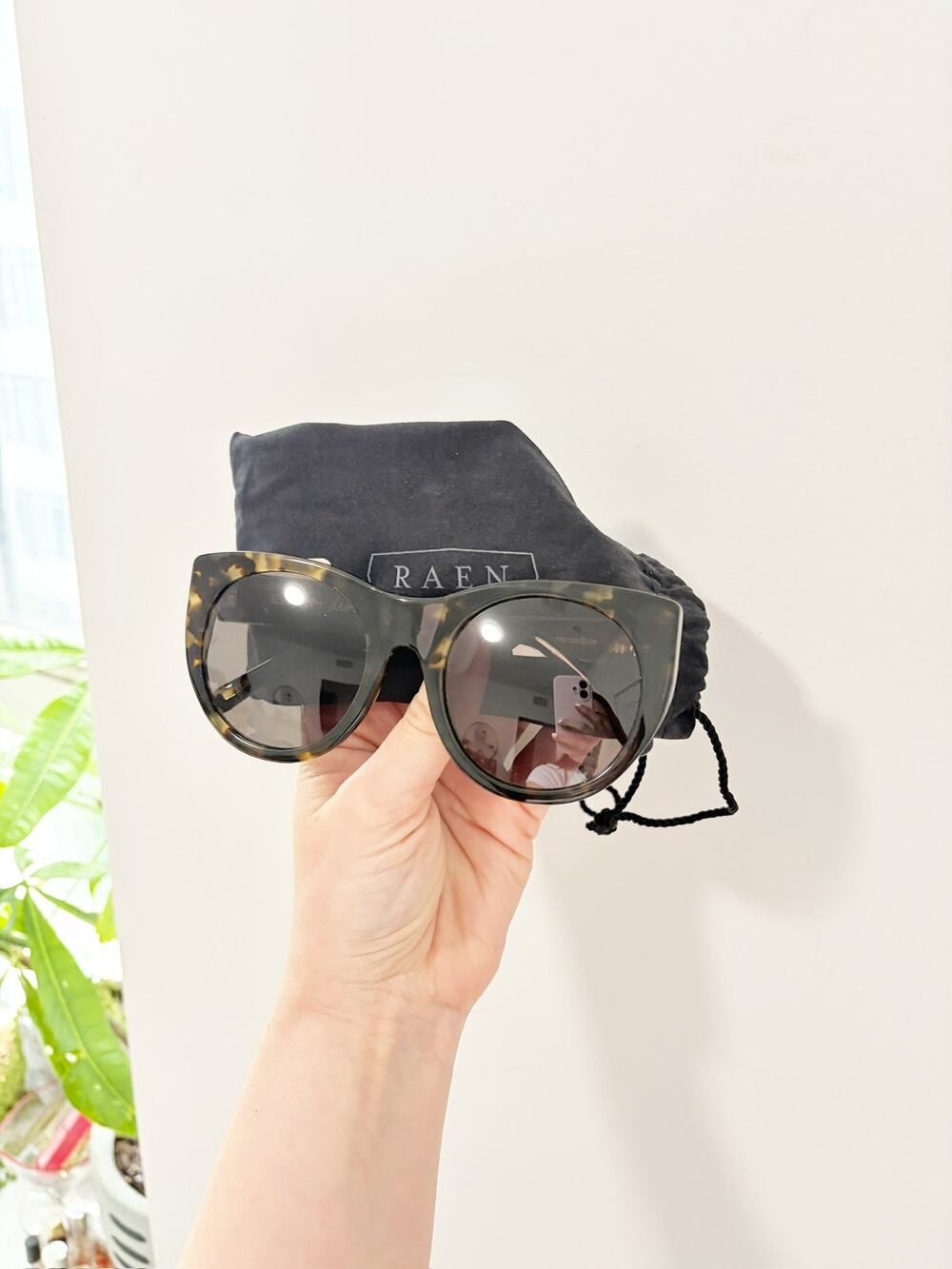 Raen Durante Brindle Tortoise Sunglasses with Case